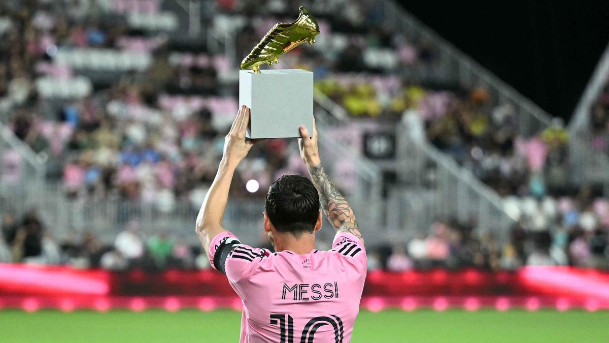 Cetak 29 Gol, Lionel Messi Genggam Sepatu Emas MLS