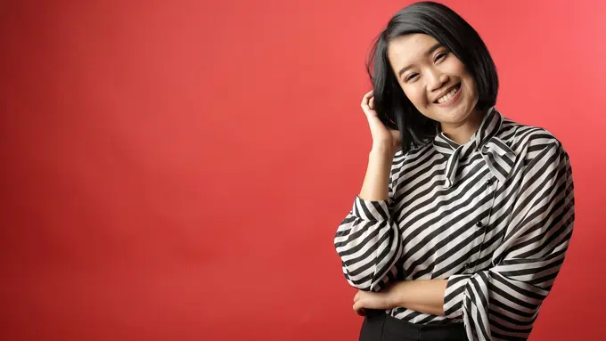 [Bintang] Radhini Kolaborasi Bareng Ramengvrl di Single Baru, Fly