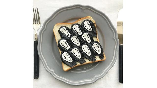 Bermodalkan Roti Tawar, Wanita Ini Buat 7 Lukisan dengan Detail Menakjubkan