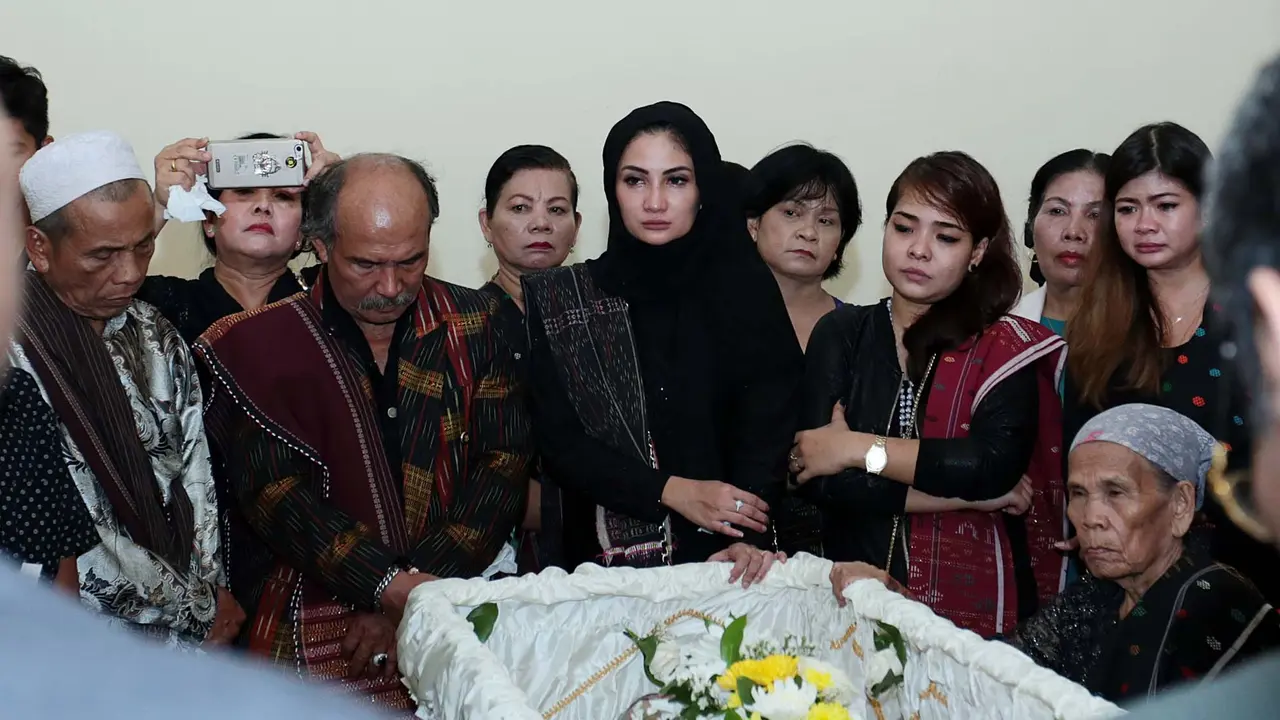 [Bintang] Suasana rumah duka Ibunda Natalie Sarah