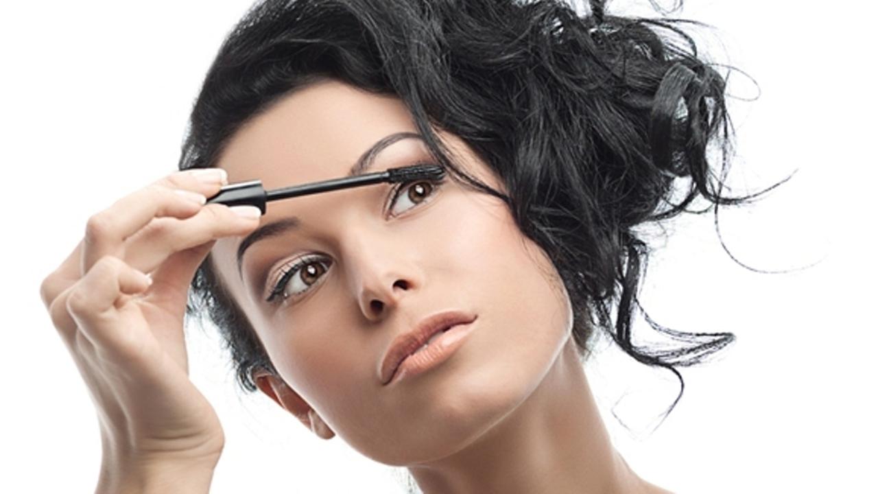 Tahukah Anda Fungsi Maskara Bukan Hanya untuk Bulu Mata?