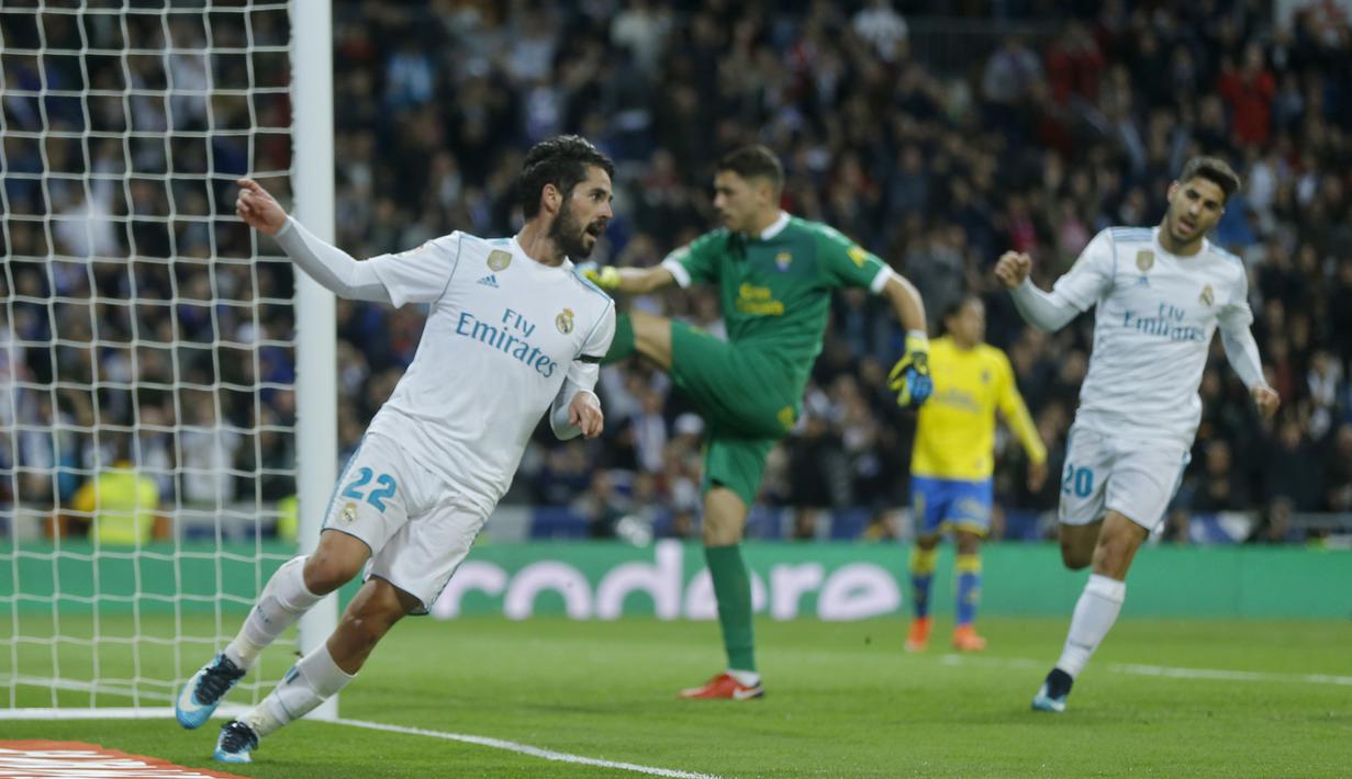 Francisco Roman "Isco" akhirnya membobol gawang Las Palmas pada menit ke-74 dalam laga  La Liga Santander di Santiago Bernabeu stadium, Madrid, (5/11/2017). Real Madrid menang 3-0. (AP/Francisco Seco)
