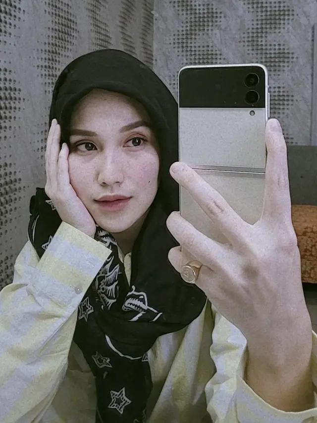 Potret Tampilan Ayu Ting Ting Setelah Pulang Umrah, credit @ayutingting92