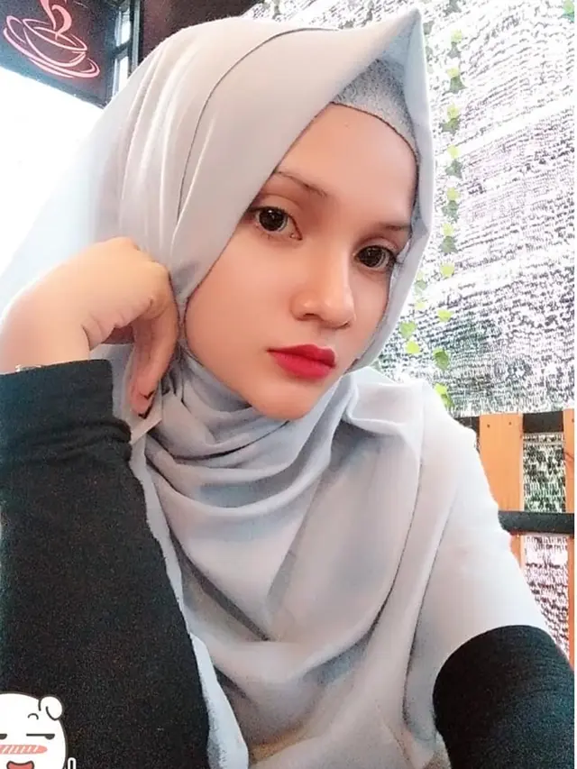 6 Potret Cantik Sriwahyuni, Calon Istri Martunis Anak Angkat CR7