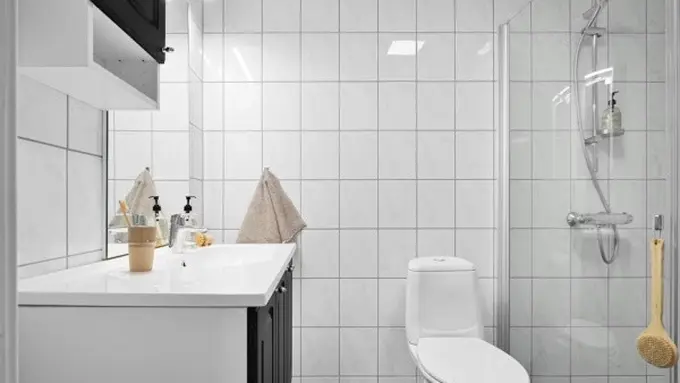 Ilustrasi Kamar Mandi (Photo by Alex Tyson on Unsplash)