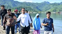 Pj Gubernur Sulawesi Barat, Akmal Malik memantau langsung lokasi Pembangunan Depo BBM dan LPG di Mamuju (Foto: Liputan6.com/Humas Pemprov Sulbar)