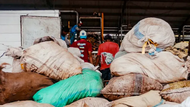 Pusat pengolahan sampah di Djarum OASIS Kretek Factory