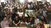 Awak redaksi Liputan6.com berfoto bersama pada acara Buka Puasa Bersama, di Gedung KLY, Gondangdia, Cikini, Jakarta, Rabu(29/5). (Liputan6.com/Feri Pradolo)