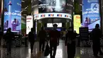 Suasana ruang tunggu calon penumpang Kereta Api Jarak Jauh di Stasiun Gambir, Jakarta, Rabu (16/12/2020). Selama masa Natal dan Tahun Baru 2020/2021 (18 Desember 2020 - 6 Januari 2021), PT KAI Daop 1 Jakarta akan mengoperasikan 47 KA jarak jauh setiap harinya. (Liputan6.com/Helmi Fithriansyah)