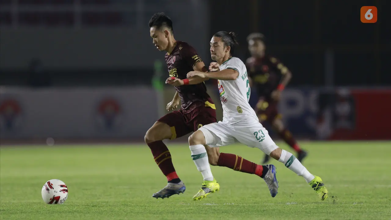 FOTO: Irfan Jaya Bawa PS Sleman Unggul di Babak Pertama saat Melawan PSM Makassar