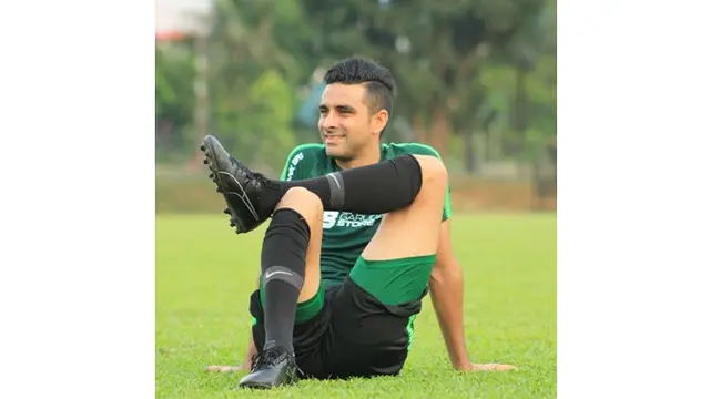 7 Potret Otavio Dutra saat Jalani Latihan, Stoper Persebaya yang Masuk Timnas