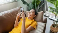 6 Perubahan Fisik Akibat Kebiasaan Scrolling HP yang Sering Tidak Disadari