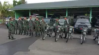 Anggota TNI Korem 004/Garuda Dempo Palembang Sumsel sedang bersiap berlatih (Liputan6.com / Nefri Inge)