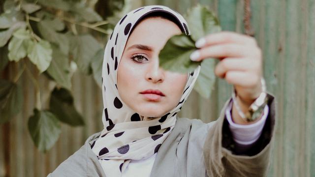 40 Kata Kata Bijak Renungan Untuk Wanita Muslimah Yang Menyentuh Hati Hot Liputan6 Com