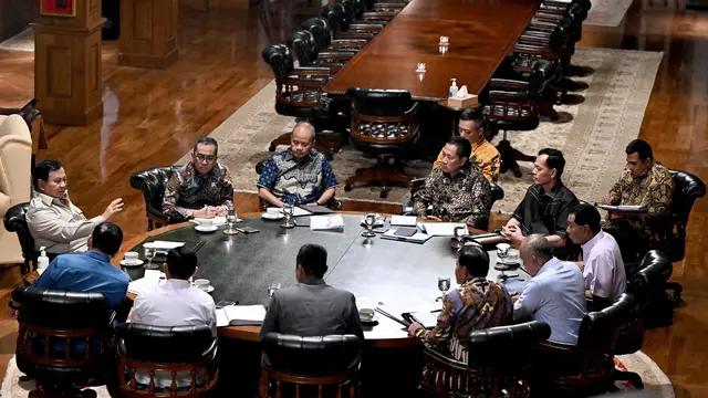 Presiden Prabowo Subianto Rapat Bersama Menteri Kabinet Merah Putih di Hambalang