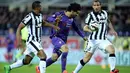 Duel panas terjadi di leg kedua semifinal Coppa Italia antara Fiorentina melawan Juventus di stadion Artemio Franchi, Italia, Rabu (8/4/2015). Juventus menang 3-0 atas Fiorentina. (AFP PHOTO/Filippo Monteforte)