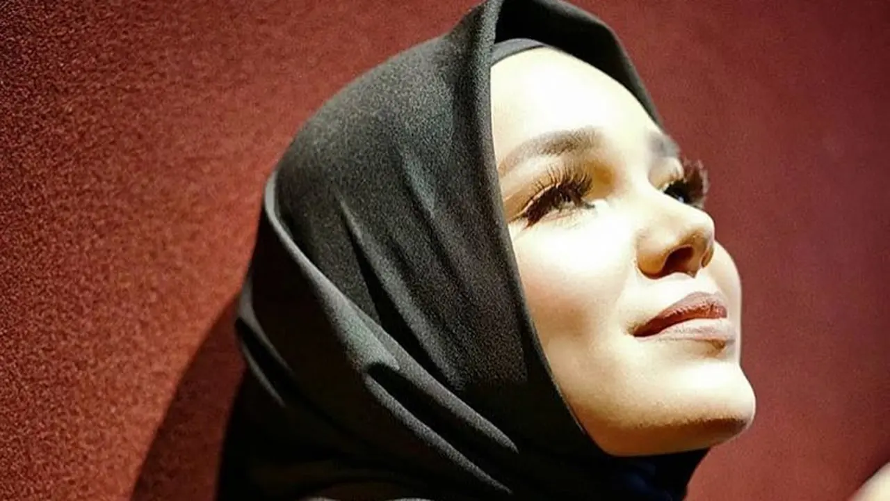 [Bintang] FOTO: Mendapat Hidayah, 8 Artis Indonesia Ini Jadi Mualaf