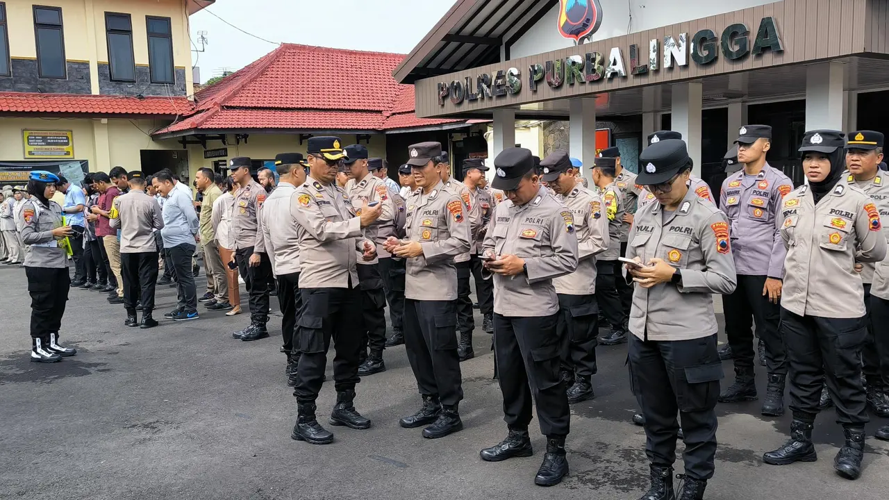 Pengecekan HP Anggota Polres Purbalingga