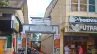 Gapura makam Jamalul Alam Badrul Munir (Liputan6.com/Rino Abonita)