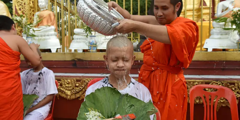 Remaja Korban Gua Thailand Jalani Ritual Budha