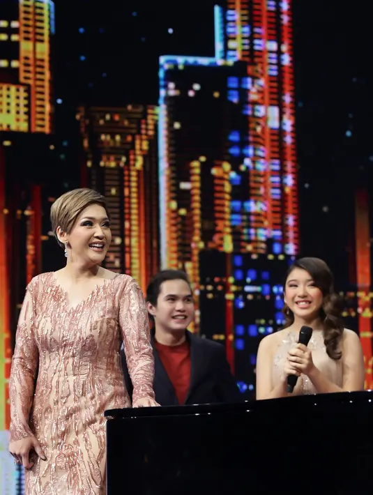 Maia Estianty, Dul Jaelani dan Tiara Anugerah Konser Kemenangan Indonesian Idol, Senin (9/3/2020). (Bambang E Ros/Fimela.com)