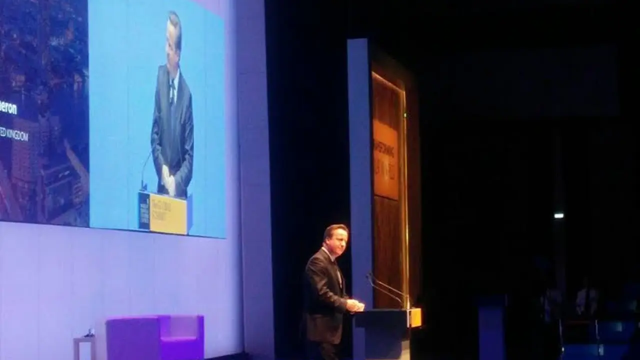 Mantan Perdana Menteri (PM) Inggris David Cameron hadir pada acara World Travel & Tourism Council (WTTC) The Global Summit di Bangkok, Thailand, Rabu (26/4/2017). (Liputan6.com/Septian Deny)