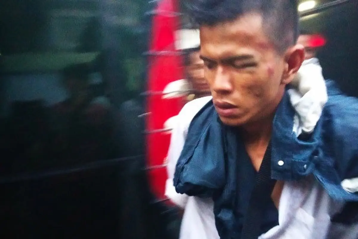 Terdakwa pembunuhan ditangkap polisi dan jaksa usai mencoba kabur dari Pengadilan Negeri Pekanbaru.