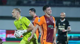 Pemain Borneo FC, Mariano Peralta, tampak kecewa setelah gagal mencetak gol ke gawang Dewa United dalam pekan ke-22 BRI Super League 2025/2026 di Stadion Indomilk Arena, Tangerang, pada Minggu (22/2/2026). (Bola.com/M Iqbal Ichsan)