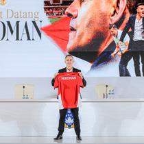 John Herdman resmi ditunjuk menjadi pelatih Timnas Indonesia menggantikan Patrick Kluivert yang dipecat setelah gagal membawa Tim Merah Putih lolos ke putaran final Piala Dunia 2026. (Bola.com/Bagaskara Lazuardi)