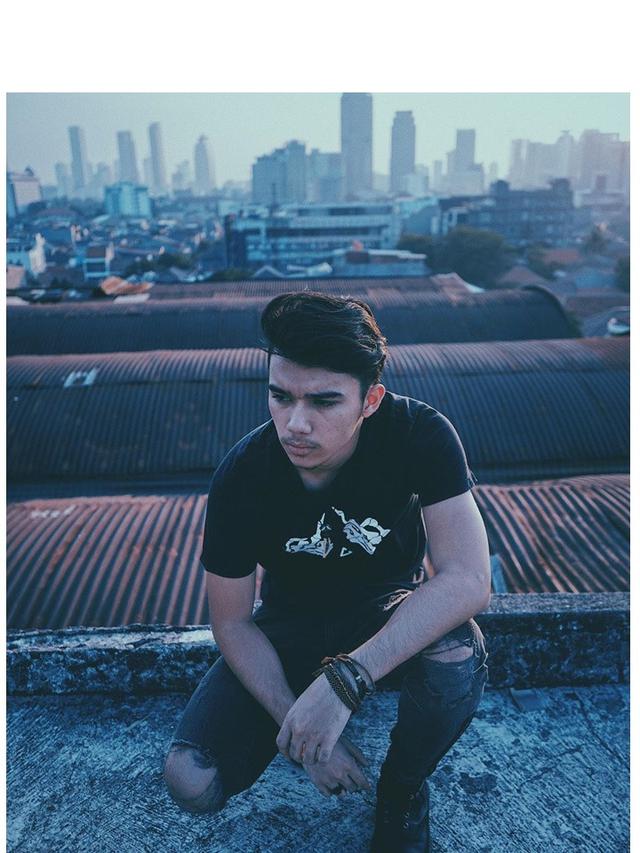 Dikabarkan Akan Nikahi Prilly Latuconsina, Ini 7 Potret Tampan Jeff Smith