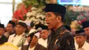Presiden Joko Widodo memberikan sambutan di hadapan para kiai dan habib se-Jadetabek di Istana Negara, Jakarta, Kamis (7/2). Pertemuan dihadiri 400 kiai dan habib se-Jadetabek. (Liputan6.com/Angga Yuniar)