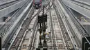 Light rail transit (LRT) Jabodebek akan resmi beroperasi mulai Senin (28/8). (Liputan6.com/Angga Yuniar)