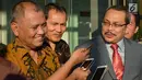 Chief Commissioner Malaysia Anti Corupption Commission Datuk Dzulkifli Bin Ahmad didampingi Ketua KPK Agus Rahardjo memberi keterangan kepada awak media di gedung KPK, Jakarta, Rabu (26/7). (Liputan6.com/Helmi Afandi)