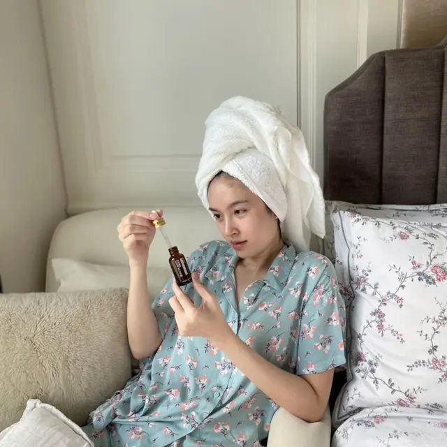 6 Potret Nong Poy dalam Merawat Kecantikan Wajah dan Kulit, Akui Tak Pernah Oplas