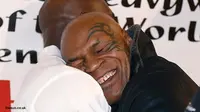 Ketika Tyson Minta Maaf pada Holyfield di Supermarket