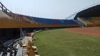 Kursi Stadion Gelora Sriwijaya JSC Palembang yang dirusak suporter Sriwijaya FC (Liputan6.com / Nefri Inge)