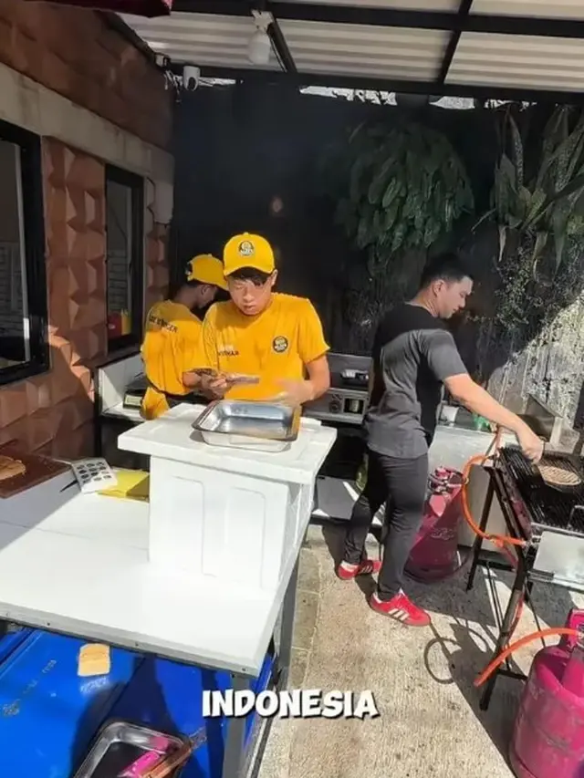 Potret Dapur di Warung Burger Aldi Taher (Foto: Instagram @alditaher.official)