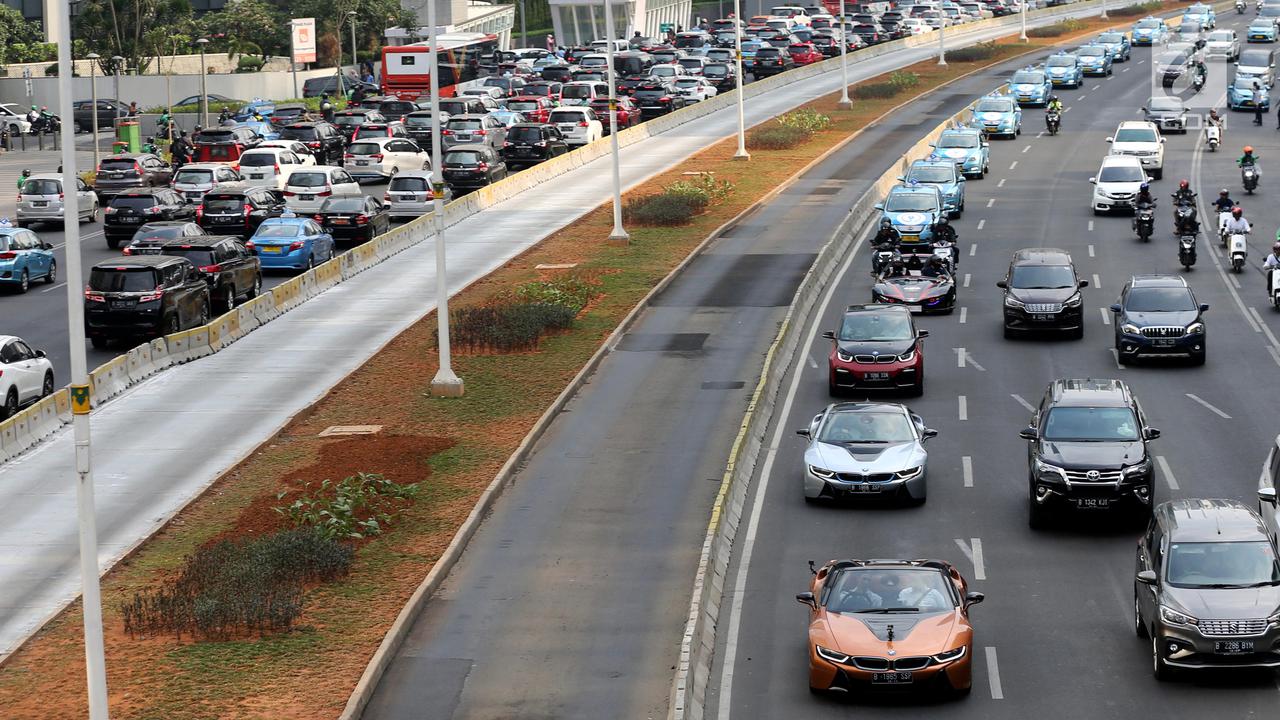 Konvoi Kendaraan Listrik Sambut Formula E 2020