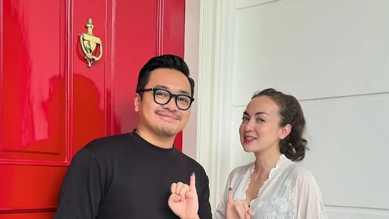 Gaya Publik Figure Kenakan Wastra Indonesia saat Nyoblos ke TPS