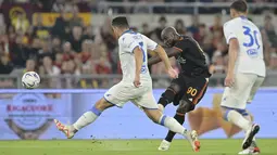 Dua gol kemenangan AS Roma tercipta berkat aksi Romelu Lukaku dan Lorenzo Pellegrini. (Alfredo Falcone/LaPresse via AP)
