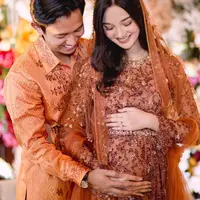 Bisa jadi inspirasi tampilan pengajian, bagaimana menurutmu Sahabat FImela?  [@sabrinaanggraini]