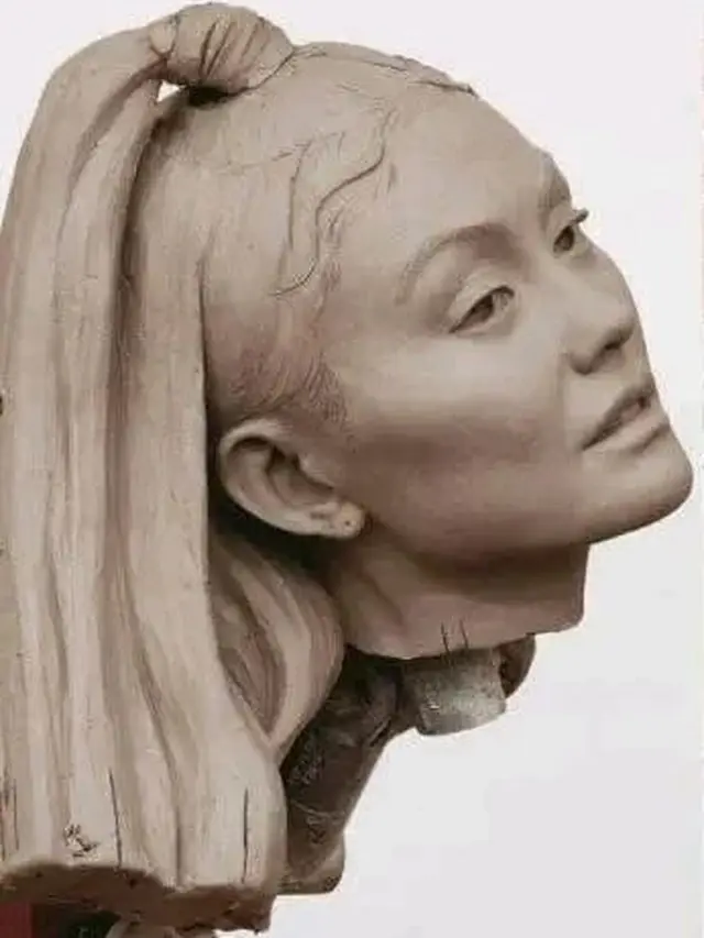 Rancangan Patung Lilin Agnez Mo