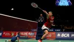 Greysia Polii/Nitya Krishinda Maheswara ganda puteri Indonesia gagal menjadi juara setelah kalah dari  Tang Jinhua/Tian Qing di final BCA Indonesia Open Premier Super Series 2015 di Istora Senayan Jakarta. (Bola.com/Peksi Cahyo)