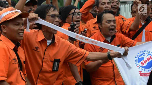Pegawai PT Pos Indonesia Demo