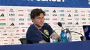 Victor Lindelof menunjukkan ekspresi penuh percaya diri saat menghadiri konferensi pers resmi jelang laga Prancis melawan Swedia pada babak 32 besar Piala Dunia 2026 di New York New Jersey, Amerika Serikat, Senin (29/6/2026). Bek Timnas Swedia itu tampak fokus dan optimistis saat menjawab pertanyaan awak media mengenai persiapan tim menghadapi Prancis. (KLY Sports/Hery Kurniawan)