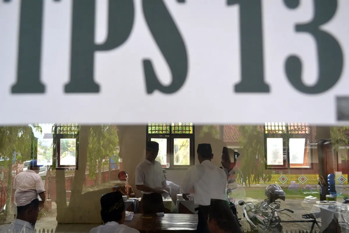 Ilustrasi – Suasana di salah satu TPS di Desa Sidareja Kecamatan Sidareja, dalam Pilkada Cilacap 2017. (Foto: Liputan6.com/Muhamad Ridlo)