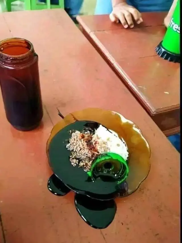 10 Potret Orang Apes Pakai Saus dan Sambal Ini Bikin Kasihan