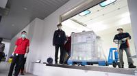 PT Bio Farma menerima bahan baku vaksin Covid-19 dari Sinovac, Selasa (2/3/2021). (Dok. Bio Farma)