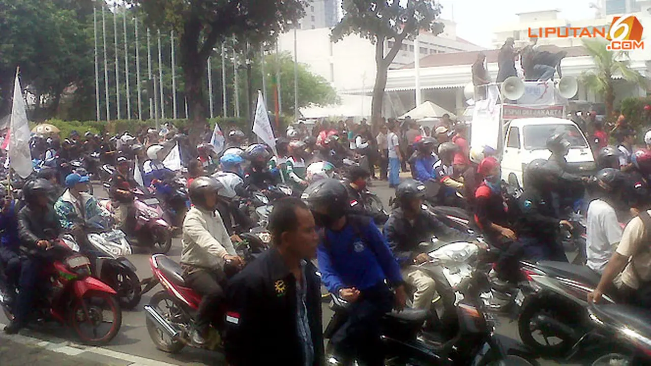 buruh-tuntut-130903b.jpg