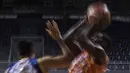 Pebasket NSH, Brachon Griffin, melakukan shoot saat melawan Satria Muda pada laga Perbasi Cup 2017 di Britama Arena, Jakarta, Rabu (8/11/2017). Satria Muda menang 83-67 atas NSH. (Bola.com/Vitalis Yogi Trisna)